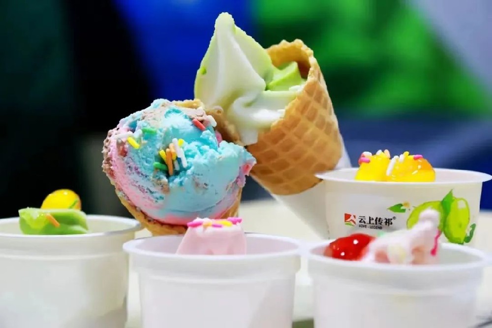 炎炎夏日，傳祁鮮奶冰淇淋為廣大高考考生送上清涼